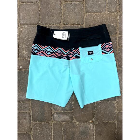 NWT BIllabong Momentum Pro performance board shorts size 36 - Picture 3 of 4